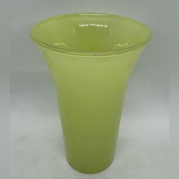 Vintage Green/Yellow Libbey Art Glass Company Rippled Translucent Vase - Picture 2 of 4